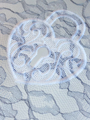 Lace-on-Lace Jewelry Holder