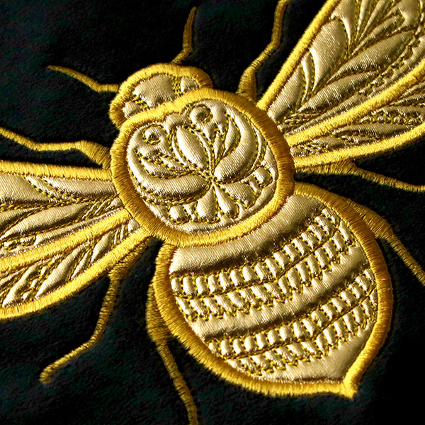 Fancy Bee in Flight (Applique)