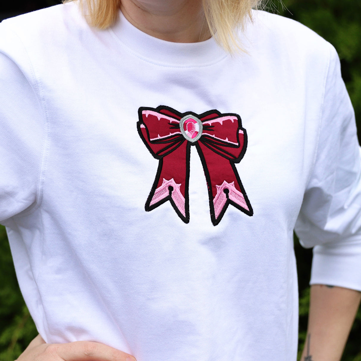 Gemstone Ribbon Bow Accent (Split Seam Applique)