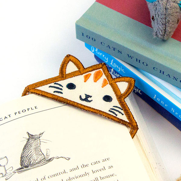 Kitty Corner Bookmark (In-the-Hoop)