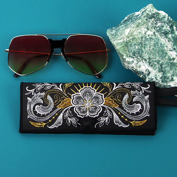 Wild West Wonders Wallet (In-the-Hoop)