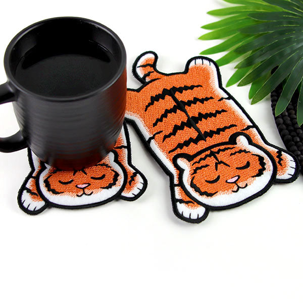 Cozy Tiger Mug Rug (In-the-Hoop)