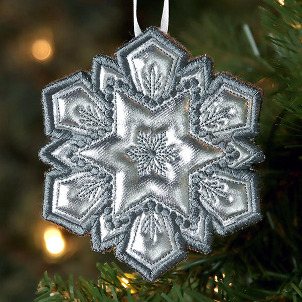Wonderland Snowflake Ornament (In-the-Hoop)