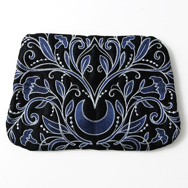 Mirrored in Beauty Lined Zipper Pouch (In-the-Hoop)