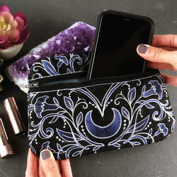 Mirrored in Beauty Lined Zipper Pouch (In-the-Hoop)