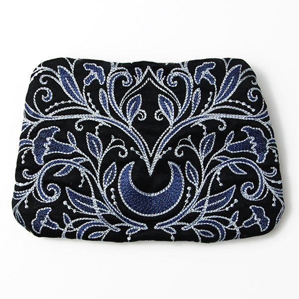 Mirrored in Beauty Lined Zipper Pouch (In-the-Hoop)