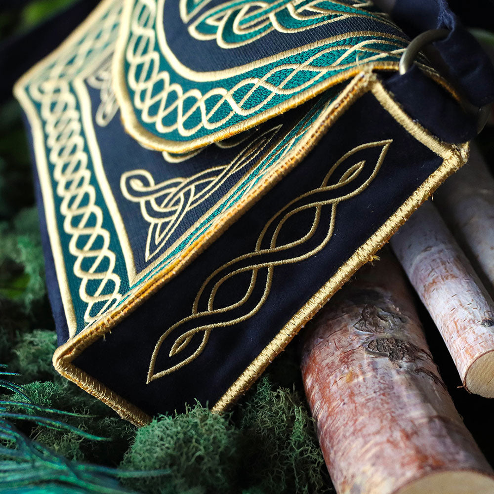 Celtic Knotwork 3D Purse (In-the-Hoop)