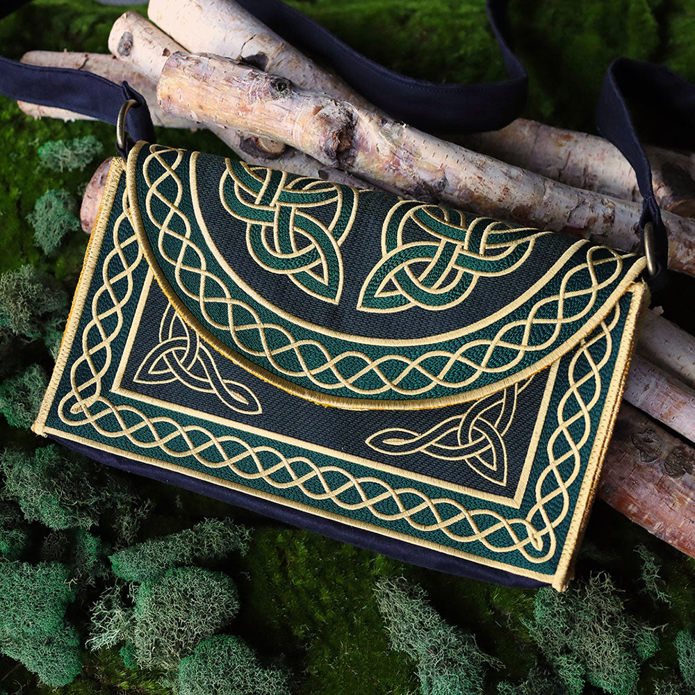 Celtic Knotwork 3D Purse (In-the-Hoop)