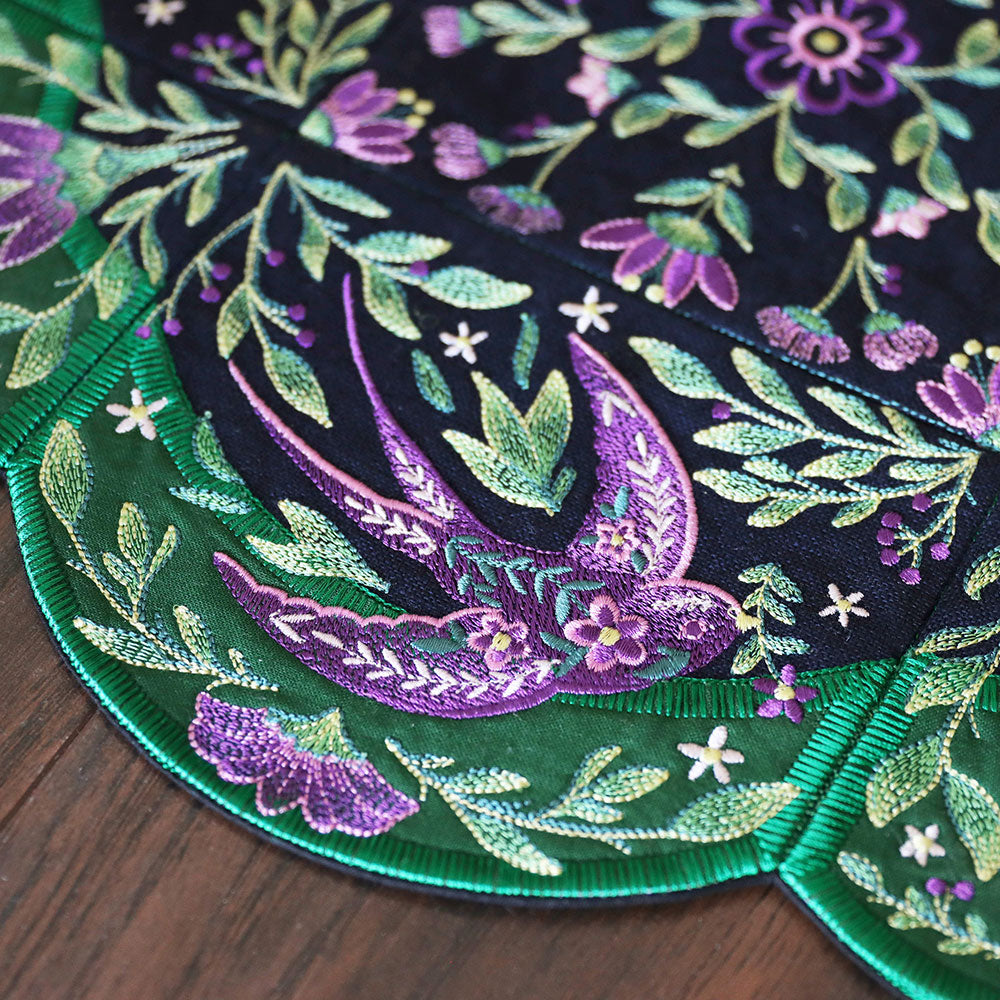 Spring Swallow Table Center Set (Applique)