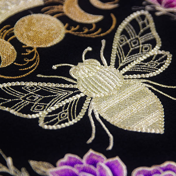 Celestial Queen Bee in Blooms