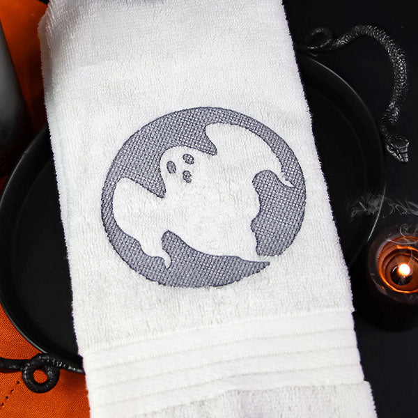 Spooky Halloween - Ghost (Embossed)