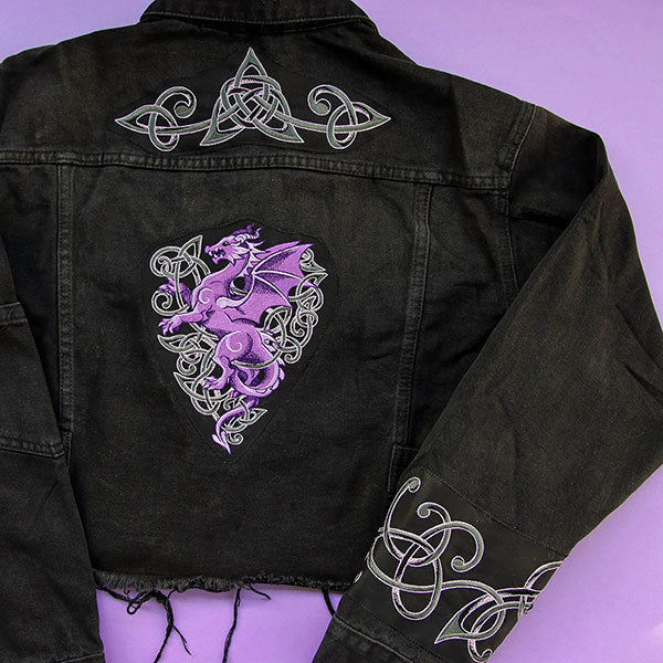 Heraldic Knotwork Dragon Feature