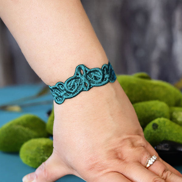 Lovely & Vintage Bracelet (Lace)