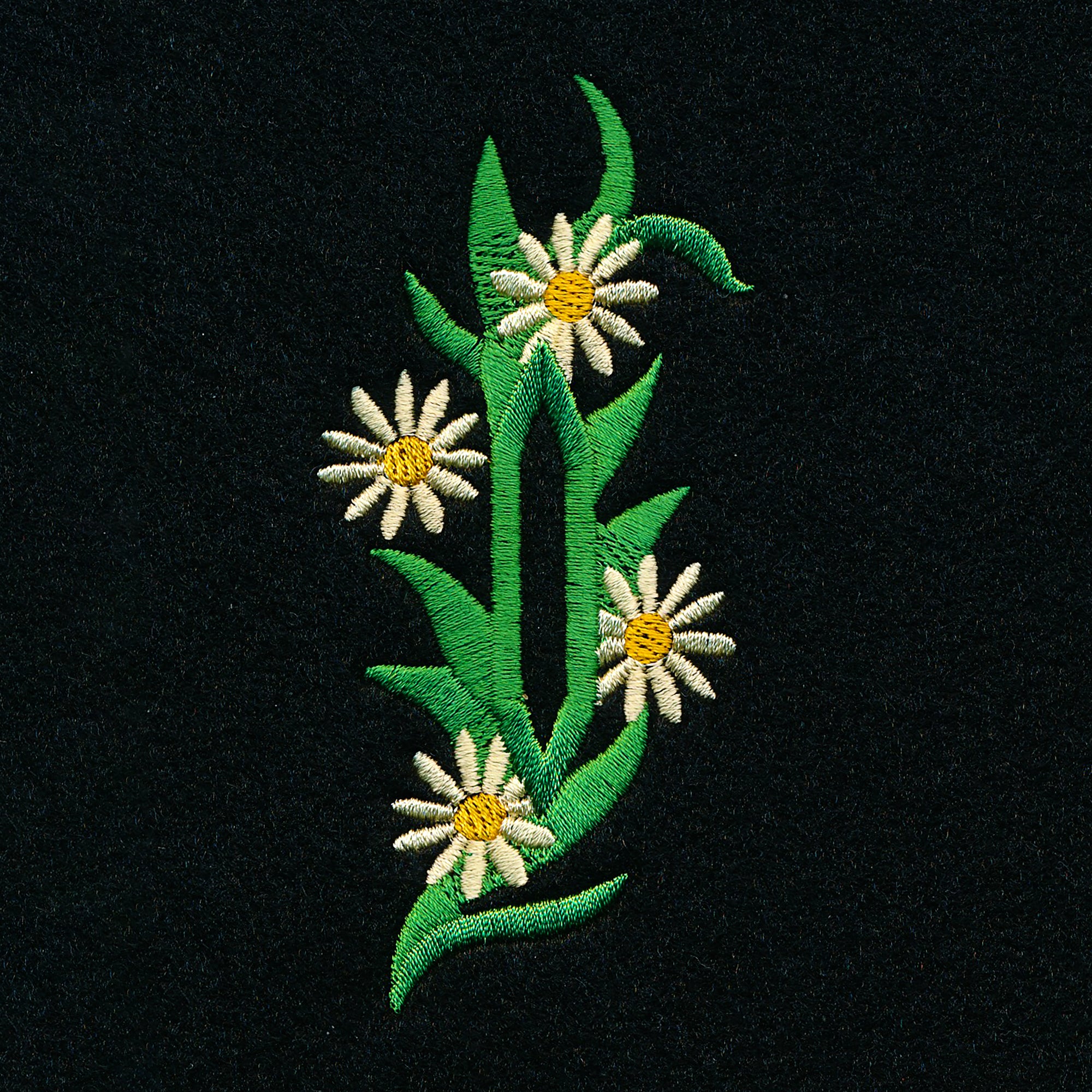 Cottage Garden Buttonhole - Daisy 1
