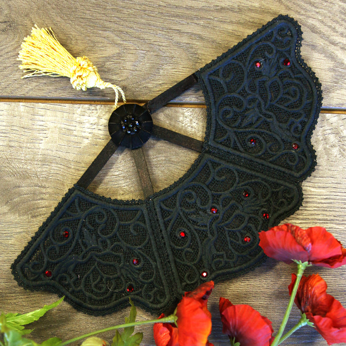 Rose Enchantment Fan (Lace)