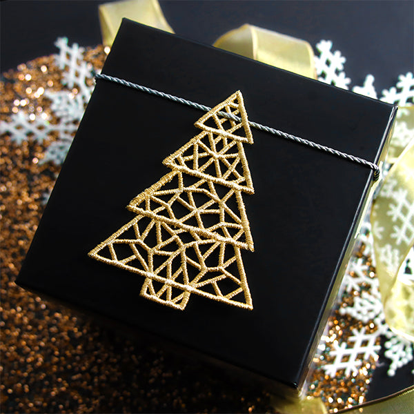 Festive Tidings Christmas Tree (Lace)