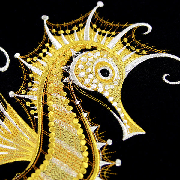 Dazzling Details Seahorse