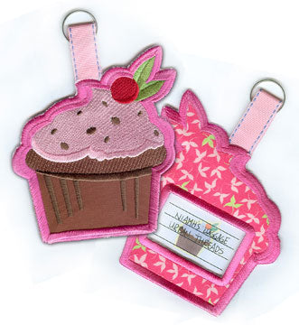 Tasty Cupcake Tag (In the Hoop)
