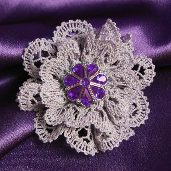 Soft Scalloped Brooch (Lace)