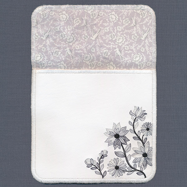 In-a-Stitch Flower Purse (In-the-Hoop)