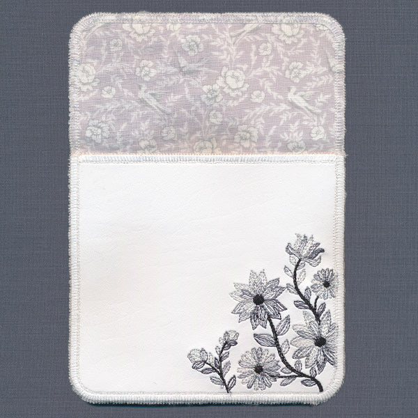 In-a-Stitch Flower Purse (In-the-Hoop)