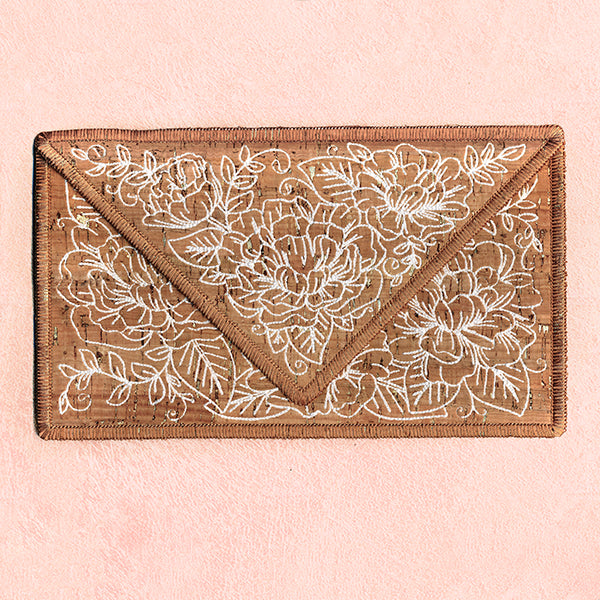 Delicate Floral Clutch (In-the-Hoop)