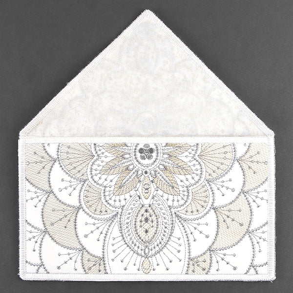 Bohemian Elegance Clutch (In-the-Hoop)