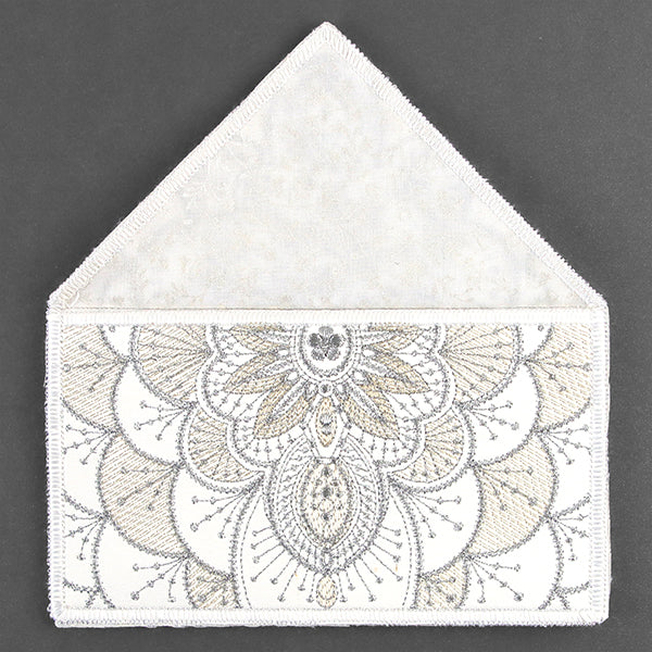 Bohemian Elegance Clutch (In-the-Hoop)