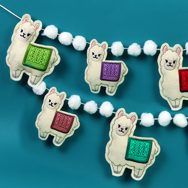 Fa la la Llama (In-the-Hoop)