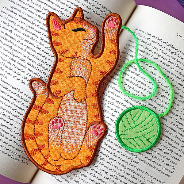 Playful Cat Bookmark (In-the-Hoop)