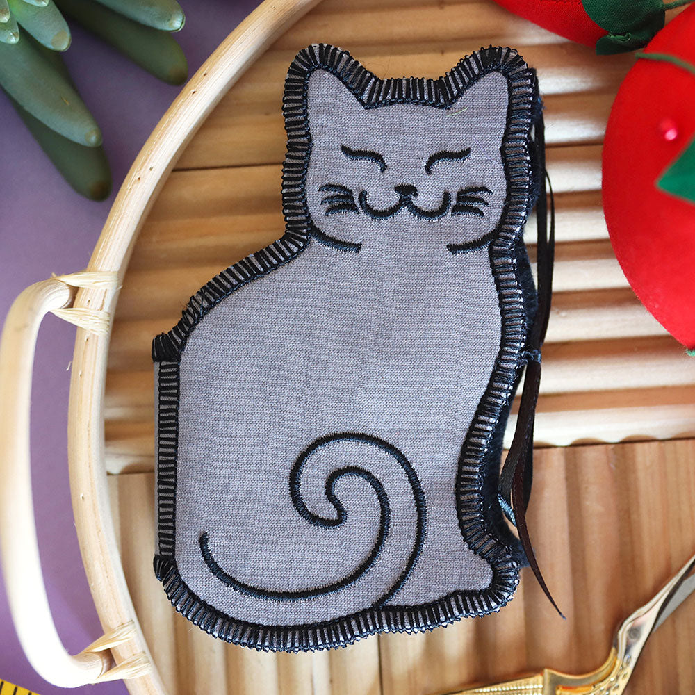 Midnight Cat Needle Book (In-the-Hoop)