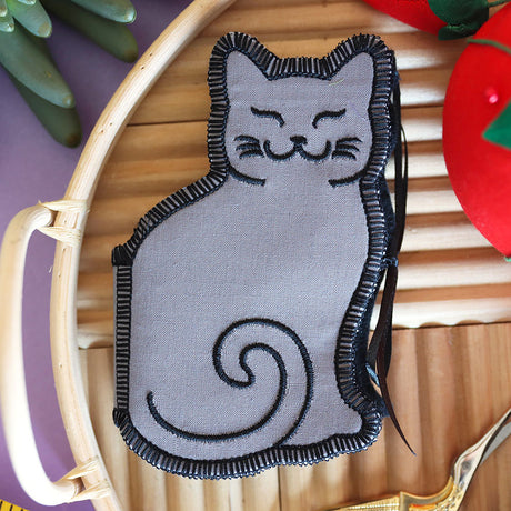 Midnight Cat Needle Book (In-the-Hoop)