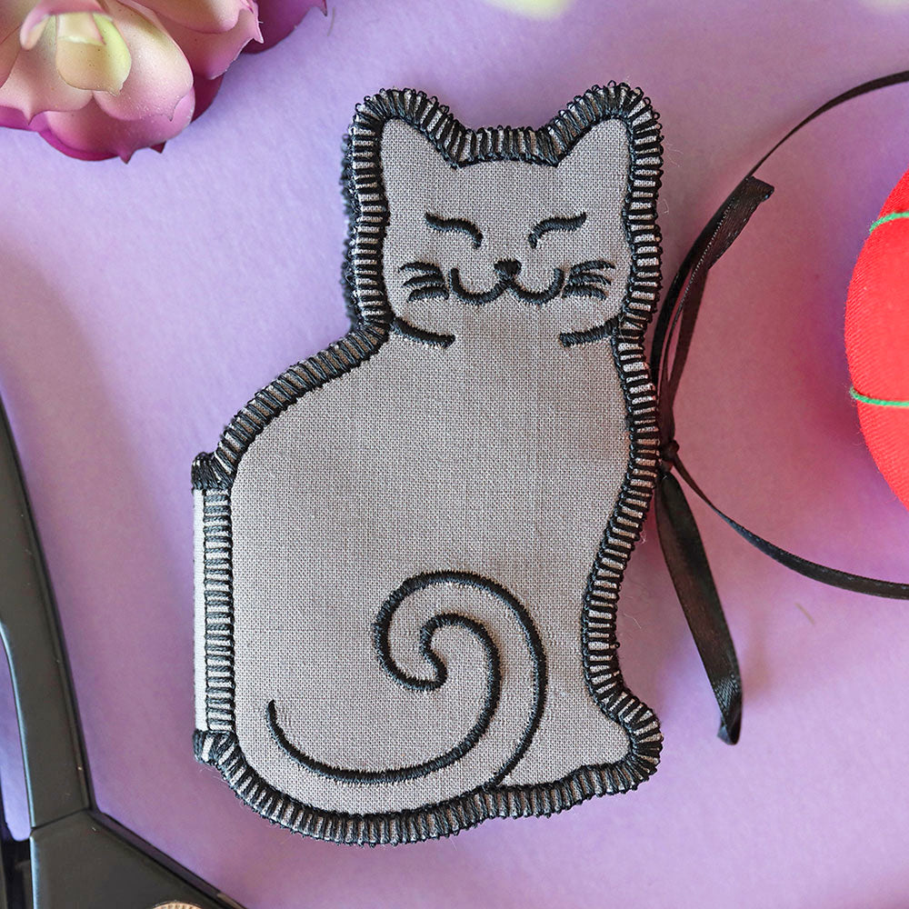 Midnight Cat Needle Book (In-the-Hoop)