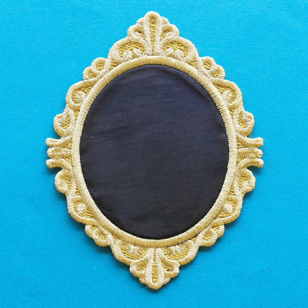 Blank Lace Edge Frame Coaster - Oval (In-the-Hoop)