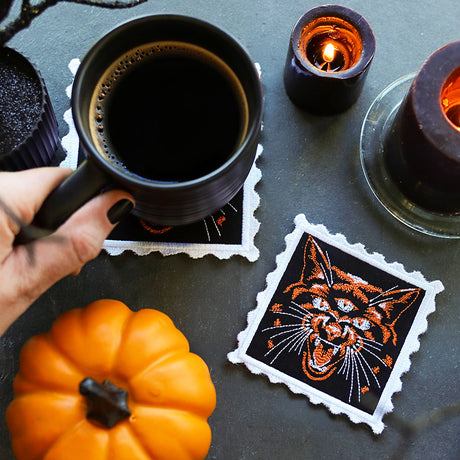 Retro Halloween Stamp Coaster - Cat (In-the-Hoop)
