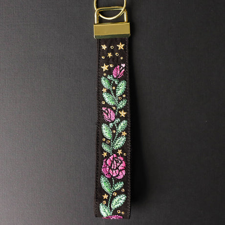 Delightful Blooms Wristlet Strap (In-the-Hoop)