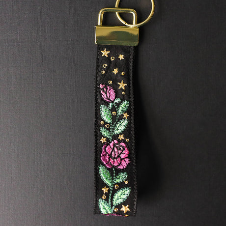 Delightful Blooms Wristlet Strap (In-the-Hoop)