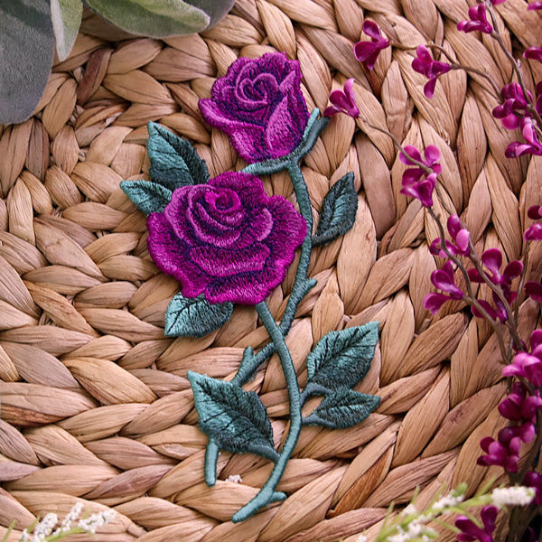 Intertwined Roses (Freestanding) – Urban Threads