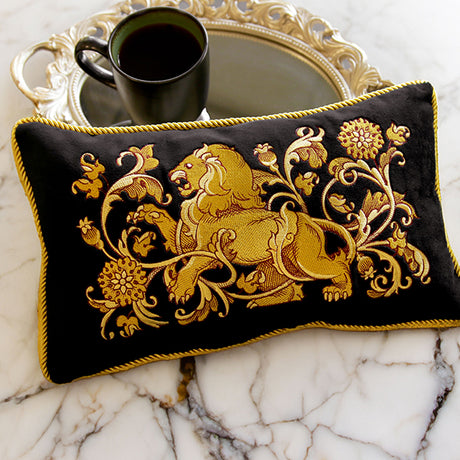 Heraldic Lion Crest