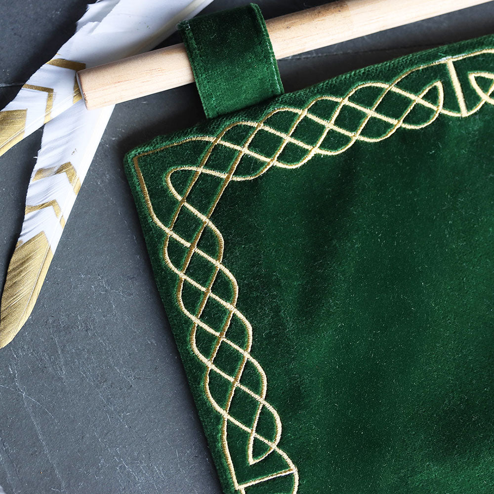 Celtic Knotwork Banner Frame - Corner – Urban Threads